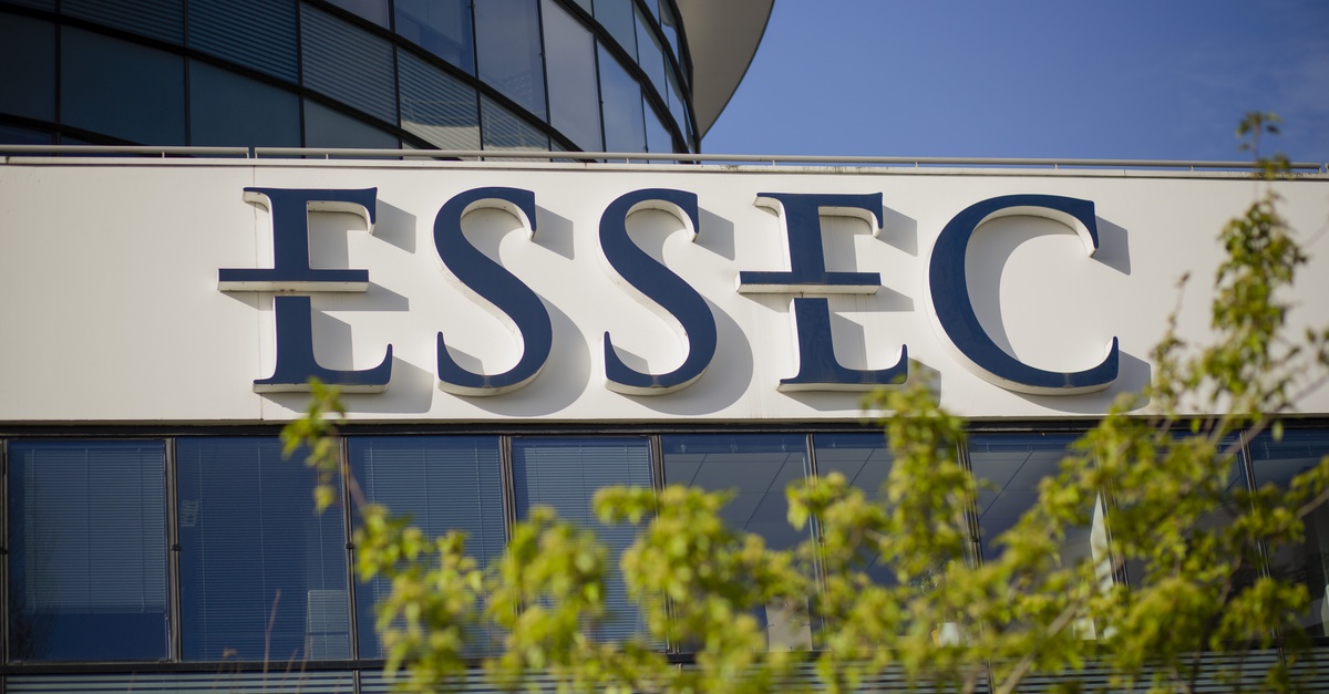 Oral ESSEC Global BBA 2026 : Le Guide Complet (Coefficient 17, Campus et Conseils)